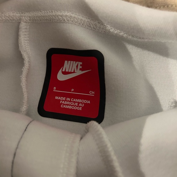 Nike tech fleece small - Picture 2 of 3